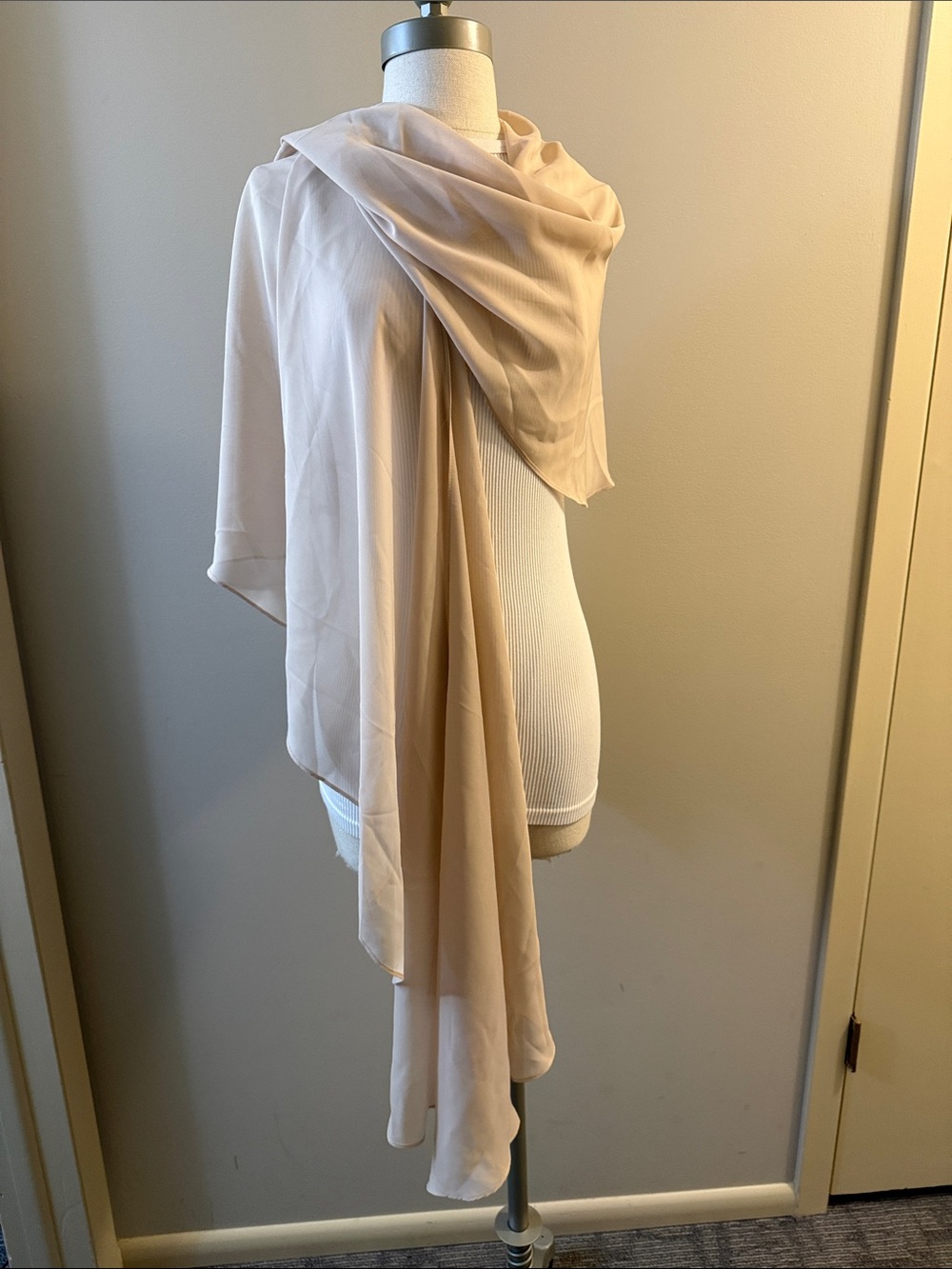Shawl sheer soft pink